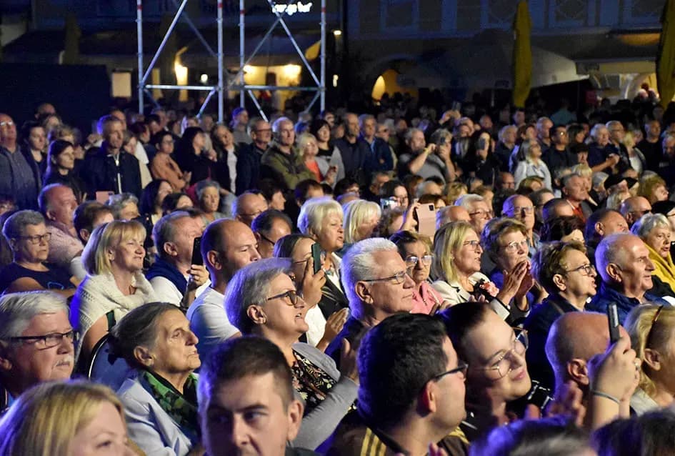 (FOTOGALERIJA) Festivalski koncert u čast Ćiri Gašparcu- obitelji plaketa zahvale za njegov doprinos glazbenoj baštini