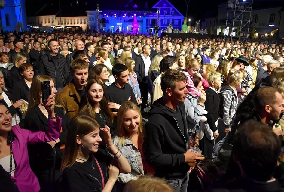 (FOTOGALERIJA) Festivalski koncert u čast Ćiri Gašparcu- obitelji plaketa zahvale za njegov doprinos glazbenoj baštini