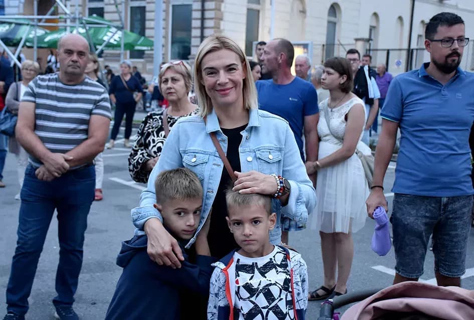 (VELIKA FOTOGALERIJA) Zlatne žice  Slavonije iznjedrile nove tamburaške hitove