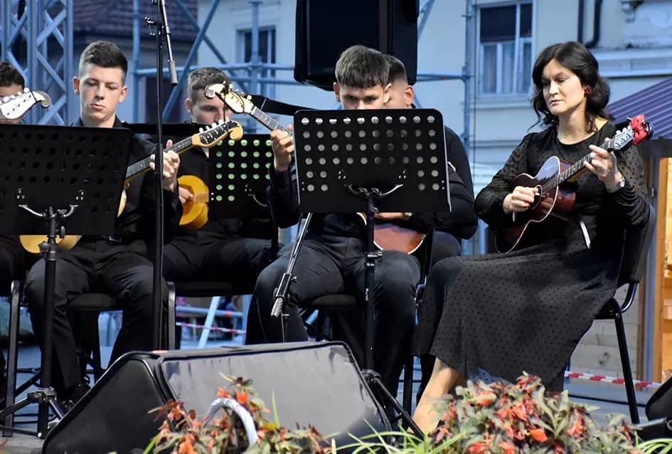 (VELIKA FOTOGALERIJA) Zlatne žice  Slavonije iznjedrile nove tamburaške hitove