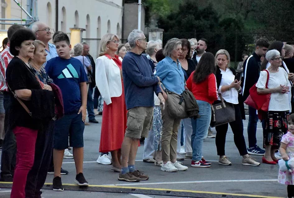 (VELIKA FOTOGALERIJA) Zlatne žice  Slavonije iznjedrile nove tamburaške hitove