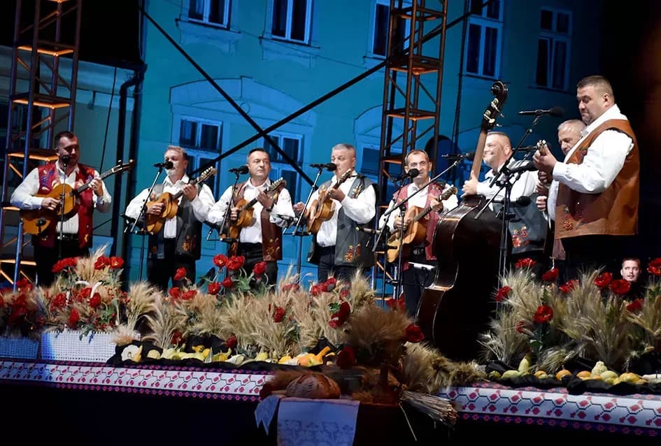 (VELIKA FOTOGALERIJA) Zlatne žice  Slavonije iznjedrile nove tamburaške hitove