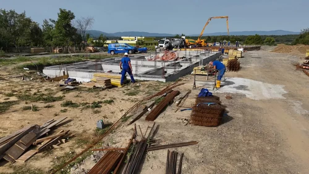 (FOTO) Prema planiranoj dinamici izvode se radovi na izgradnji Centra za starije osobe u Jakšiću
