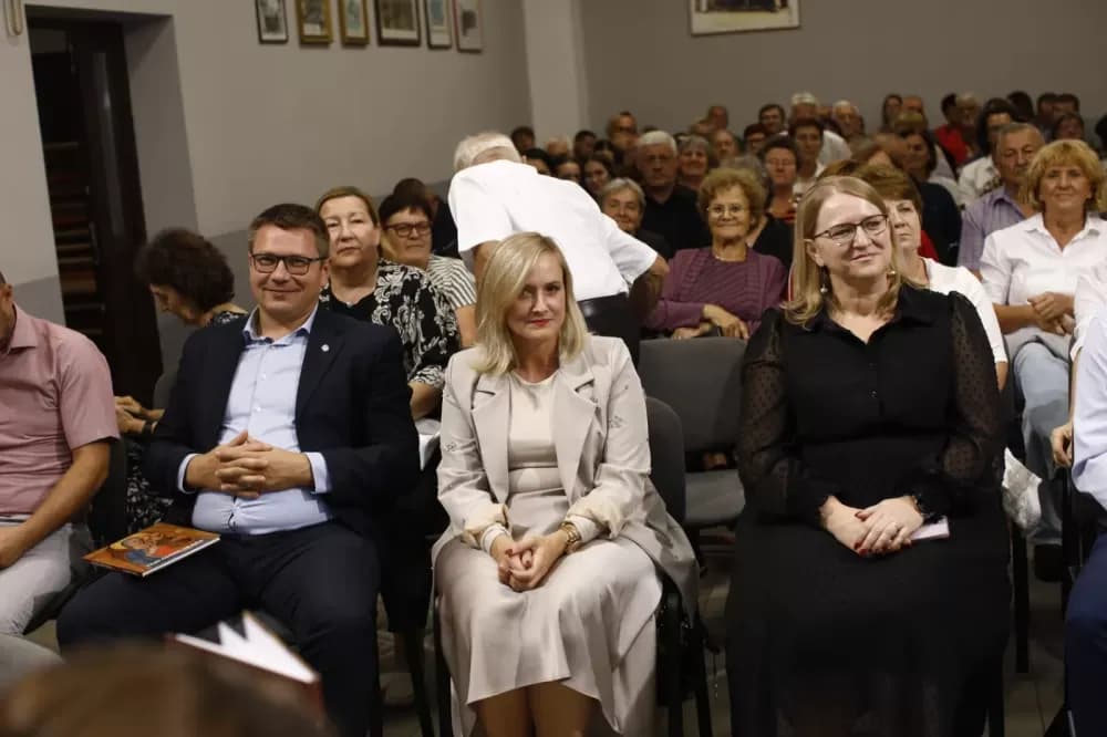 Predstavljena foto monografija Ivice Ciganovića “Tebi Gospo draga”