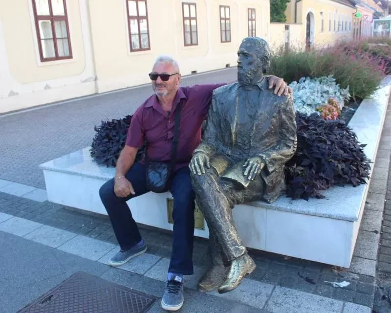 [FOTO] Pleternički umirovljenici prisustvovali  mimohodu na „Vinkovačkim jesenima“ te posjetili Đakovo-srce Slavonije