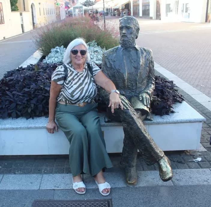 [FOTO] Pleternički umirovljenici prisustvovali  mimohodu na „Vinkovačkim jesenima“ te posjetili Đakovo-srce Slavonije