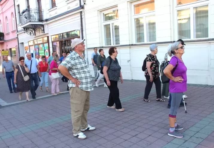 [FOTO] Pleternički umirovljenici prisustvovali  mimohodu na „Vinkovačkim jesenima“ te posjetili Đakovo-srce Slavonije