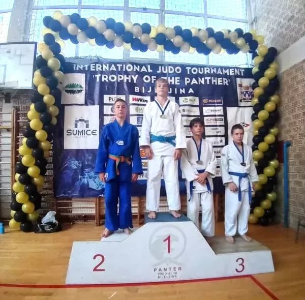 ČAGLINSKI JUDO KLUB „SLAVONAC“: Uspješan nastup u Bijeljini-osvojili čak šest medalja