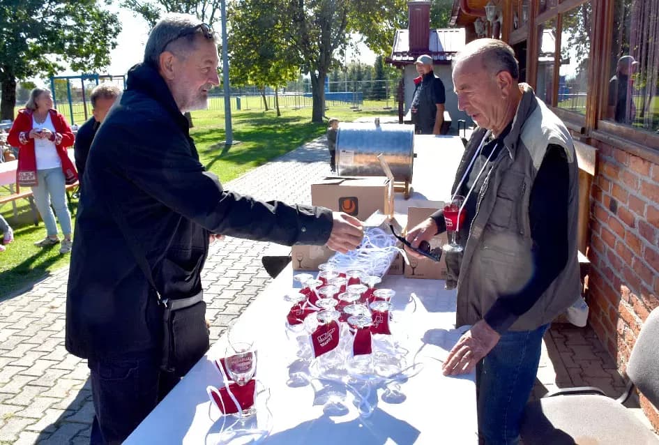 [FOTOGALERIJA] Željko Rodić  skuhao najbolji kotlić na 14. kaptolačkoj pudarijadi
