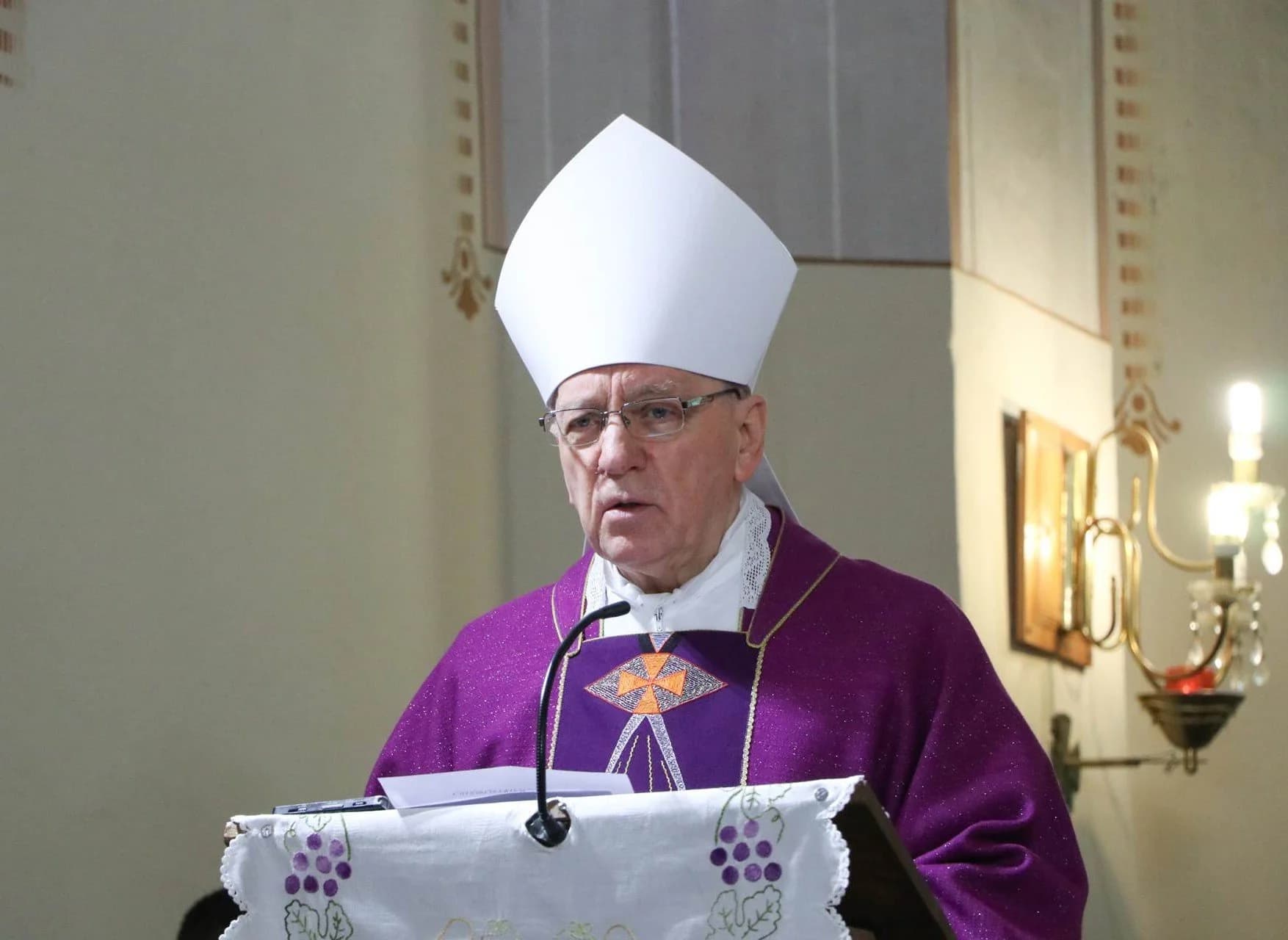 Ispraćen na vječni počinak svečenik Slavko Starčević